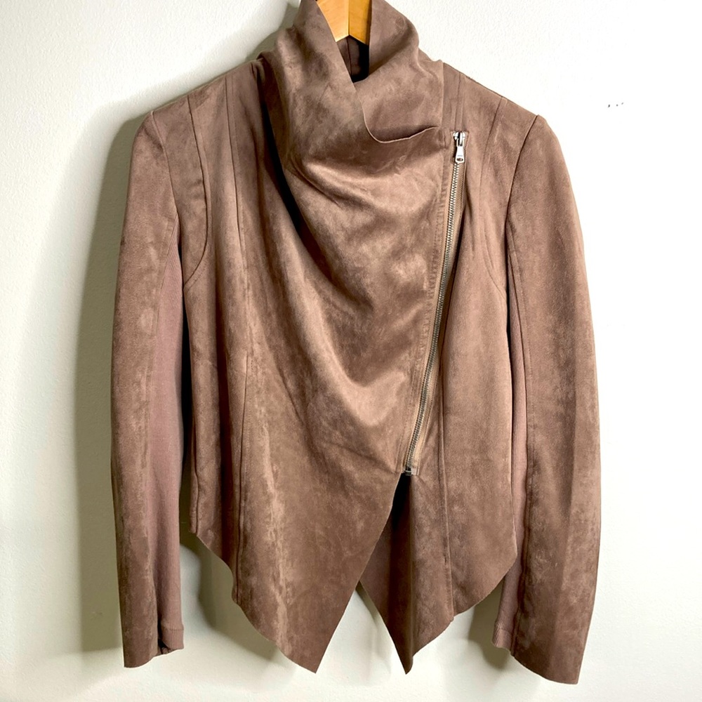 Vigoss brown zippered light suede jacket.